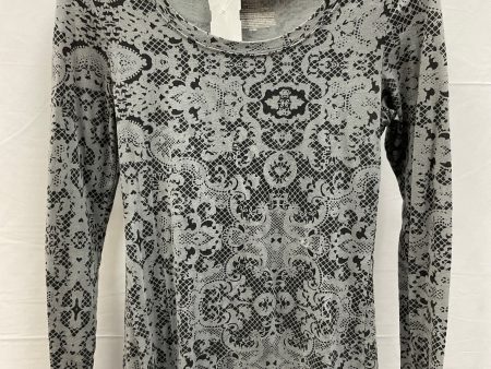 Black & Grey Top Long Sleeve Basic No Boundaries, Size S Hot on Sale