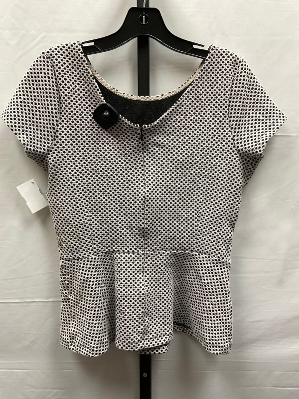 Black & White Top Short Sleeve Banana Republic, Size 10 Hot on Sale